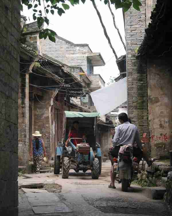 珍贵照片带你回到淹没前的大昌古镇，人物街景全是满满的回忆